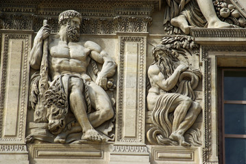 Fototapeta na wymiar Bas-relief Cour Carrée du Louvre à Paris, France