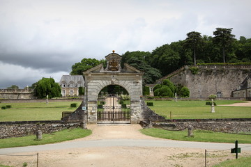 Fototapeta na wymiar Portail d'entrée: château de Valmer.