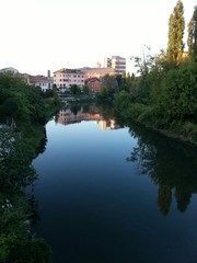 Fototapeta na wymiar Melegnano e il suo fiume