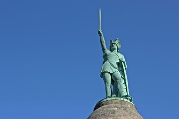 Das Hermannsdenkmal im Teutoburger Wald
