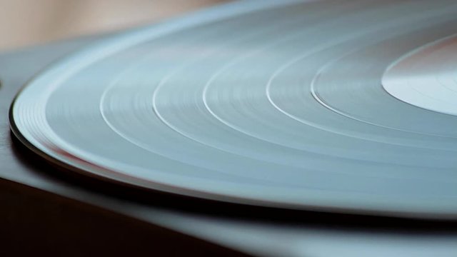 Disco de Vinilo Girando en Tocadiscos