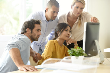 Fototapeta premium business team working together on desktop