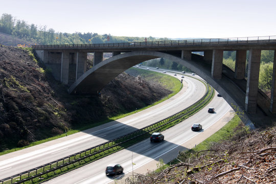 Ehemalige Brücke über Autobahn bei Rohrbrunn im Spessart