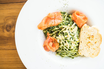 Spaghetti pesto