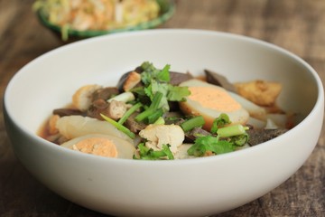 roll noodle chinese food