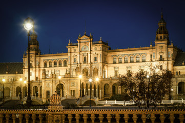 central building of Plaza de Espana in evening