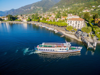 Lenno - Lago di Como (IT) - Vista aerea del molo con traghetto - obrazy, fototapety, plakaty