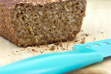 frisch gebackenes gerstenbrot
