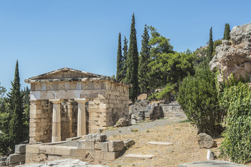 Obraz premium Schatzhaus der Athener in der Orakelstätte Delphi, Griechenland