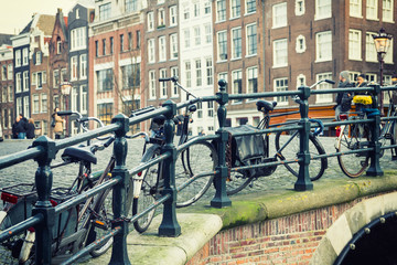 Fototapeta na wymiar Amsterdam canal and bicycles