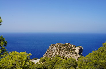 Obraz premium Coast of Ibiza, the sea and the rocks.