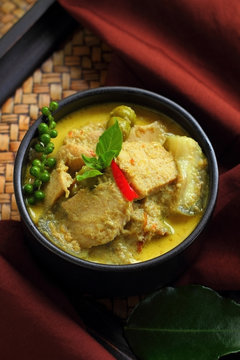 Green curry food.