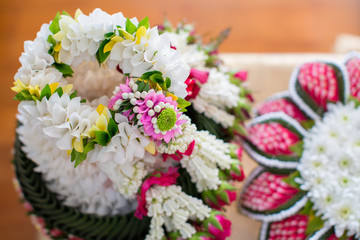 Obraz na płótnie Canvas thai dowry tray decorated with flower garland (soft focus)