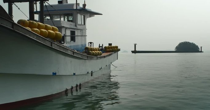 정박한 배