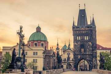 Fototapeta premium Prague, Czech Republic: Charles or Karluv Bridge in the sunrise
