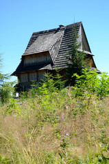 Fototapeta na wymiar Wooden house in the mountains (The Tatras in Poland)