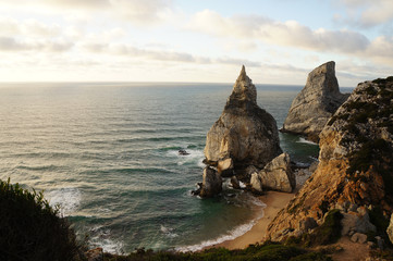 Atlantikküste in Portugal - vor goldenem Sonnenuntergang