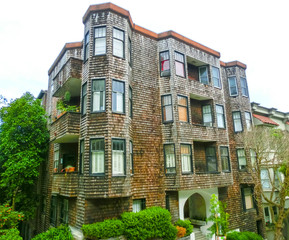 The traditional windows of building in San Francisco