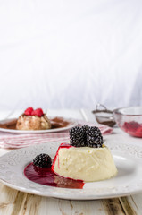 Vanilla panna cotta