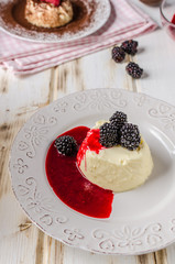 Vanilla panna cotta