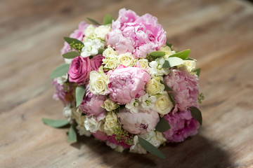 wedding bouquet pink violet white