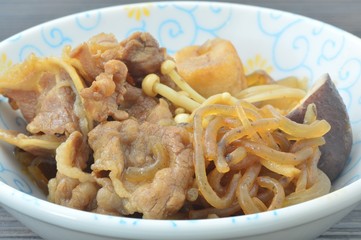 すき焼き風煮込み
