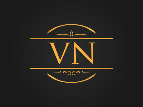 Luxurious Circle Ornament