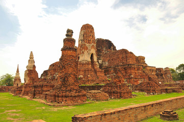 Fototapeta na wymiar Ayutthaya Historical Park, Phra Nakhon Si Ayutthaya in Thailand
