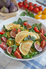 Salat mit gebratenen Maultaschen