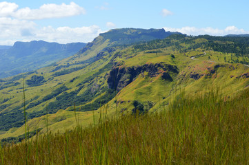 Obraz premium hills behind nandi