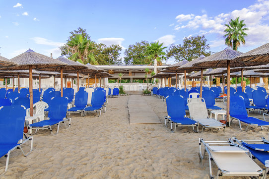 ASPROVALTA, GREECE - AVGUST 28, 2016: Beach bar Splash with lot sunbeds and sky background in Asprovalta