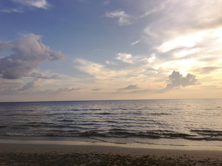 Fototapeta na wymiar light of sunset beach,beautiful sky,sunset in the sea