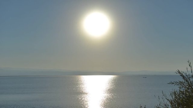 g&ouml;lde g&uuml;ndoğumu ve balık&ccedil;ı tekneleri