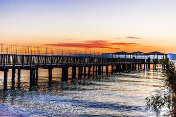 UN PONTE PER IL TRAMONTO