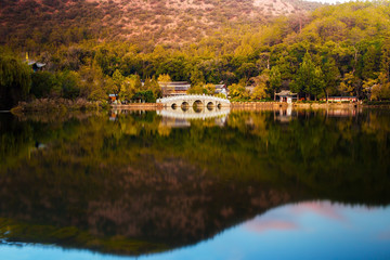 Obraz premium The Black Dragon Pool(Heilongtan) located at the foot of Elephant Hill, Lijiang Old Town, Yunnan, China.