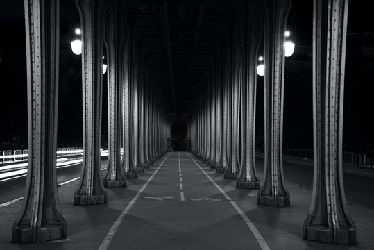 Fototapeta Bir-Hakeim bridge in paris