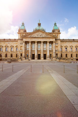 Leipzig mit dem Bundesverwaltungsgericht in der Frontalansicht