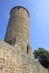 Fototapeta na wymiar Fritzlar: Stadtmauer mit Turm (Hessen)
