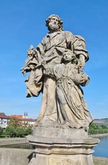 Fototapeta na wymiar Joseph mit Jesus, Alte Mainbrücke, Würzburg