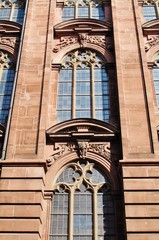 Fenster der Neubaukirche Würzburg