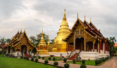 Fototapeta premium Wat Phra Singh in twilight time, Chiang Mai, Thailand