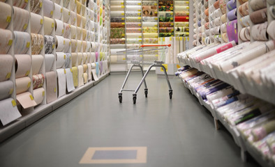 Shopping cart in shop wallpaper, shallow dof