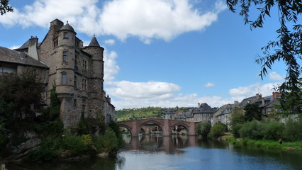 Fototapeta na wymiar Village d'Espalion en Aveyron