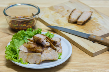 Charcoal-boiled pork neck