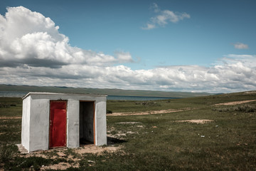 Obraz na płótnie Canvas Toilettes dans la steppe, Mongolie