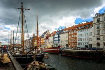Fototapeta premium Nyhavn pier with color buildings