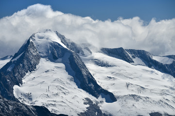 Fototapeta na wymiar GROSSER MÖSELER 3480m - Hochgebirgspanorama in den Zillertalrer Alpen