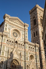 Fototapeta premium Facade of Santa Maria del Fiore, Florence's dome in a summer day