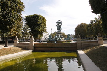 Obraz premium Fontaine de l’Observatoire à Paris