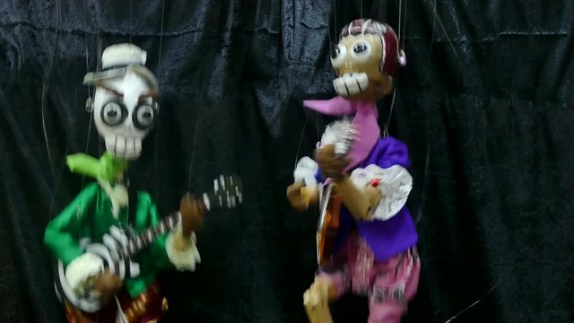 funny skeleton marionette
